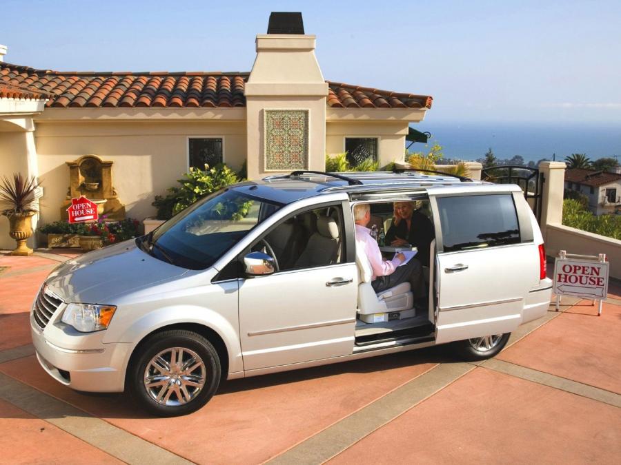  Chrysler Town & Country 2007 года  (фото 23 из 24)